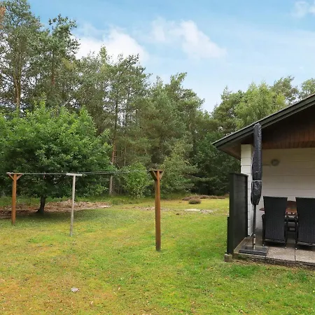 4 Person In L S Holiday home