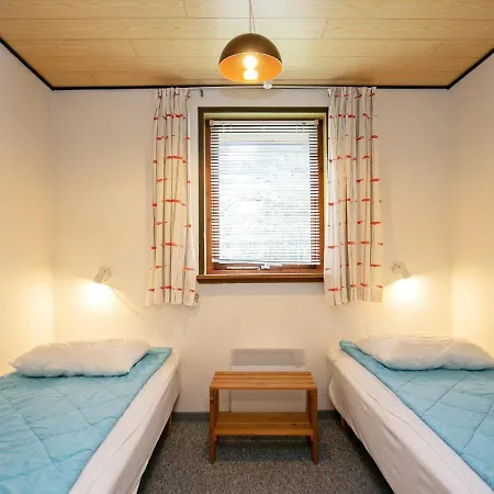 4 Person In L S Holiday home